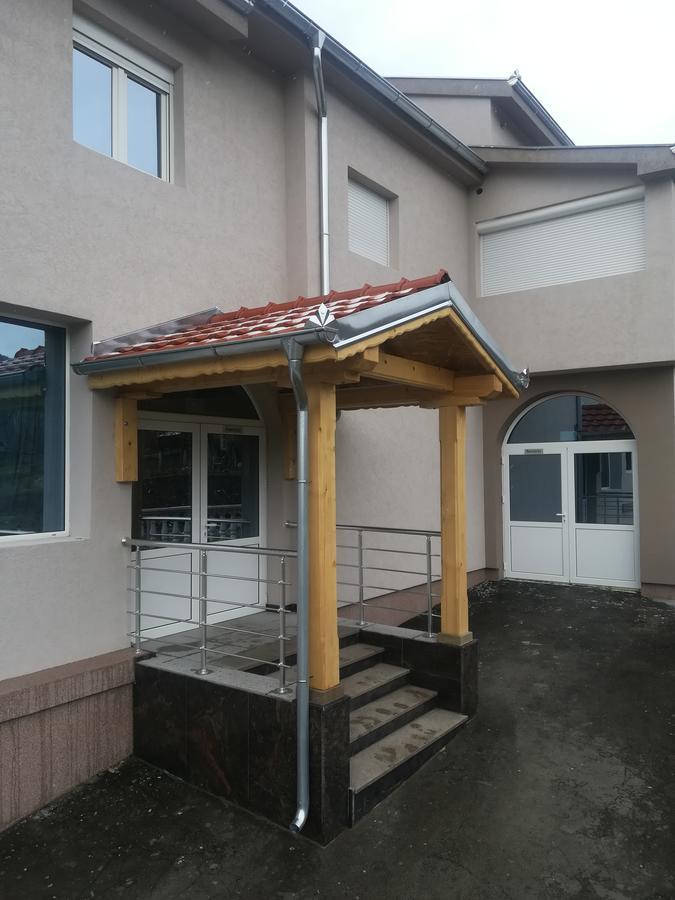 Karavan 123 Raska Exterior photo
